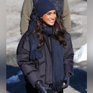 MEGHAN MARKLE RARE Aritzia Coco Scarf in Admiral NWOT